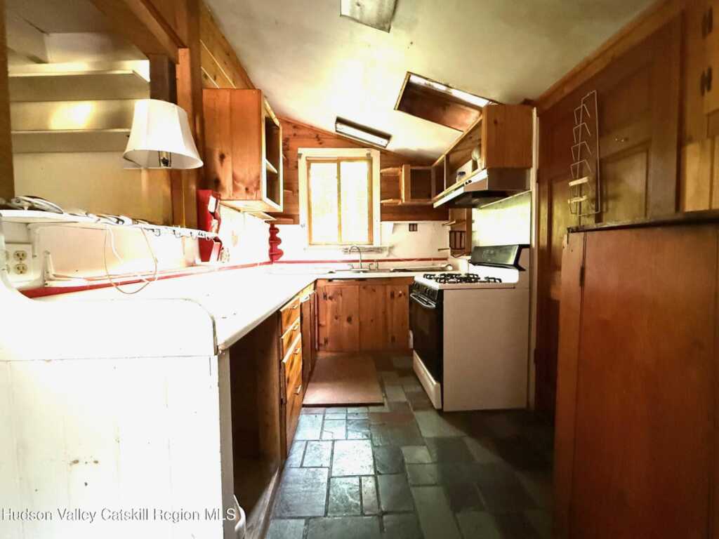 546 Berme Rd, High Falls, NY 12440 - Photo 9 of 50