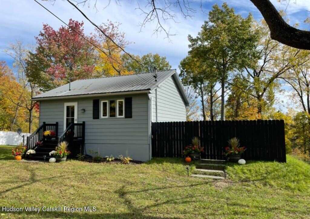 1920 Old Kings Highway, Saugerties, NY 12477 - Photo 2 of 20