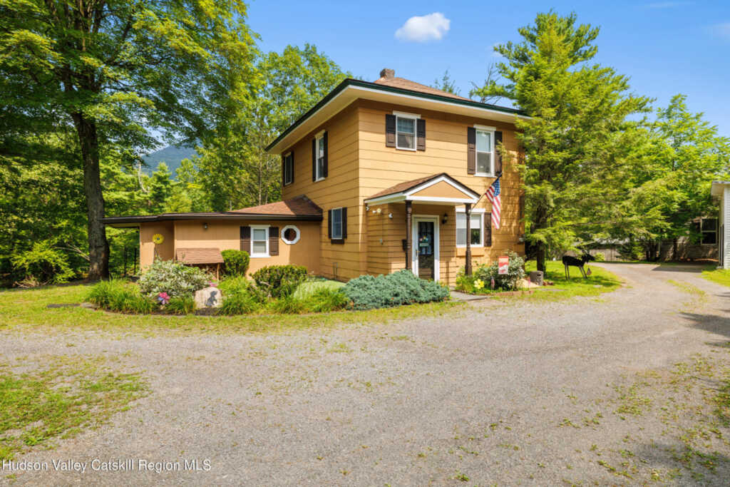 427 West Saugerties Road, Saugerties, NY 12477 - Photo 2 of 45
