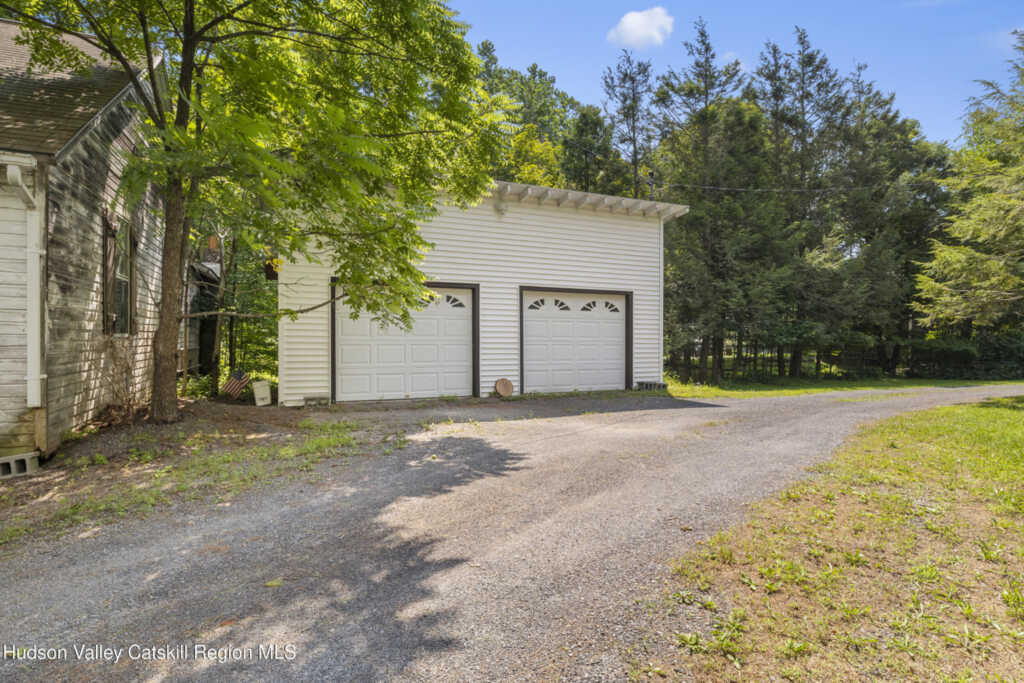 427 West Saugerties Road, Saugerties, NY 12477 - Photo 8 of 45