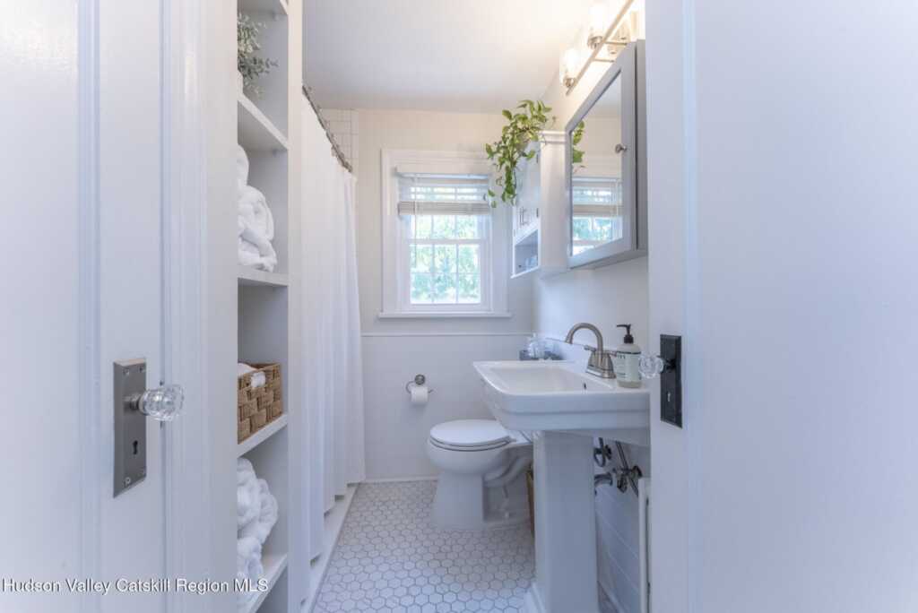 214 Lucas Avenue, Kingston, NY 12401 - Photo 18 of 43