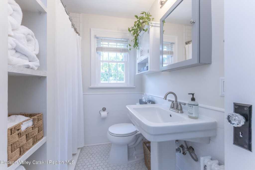 214 Lucas Avenue, Kingston, NY 12401 - Photo 19 of 43