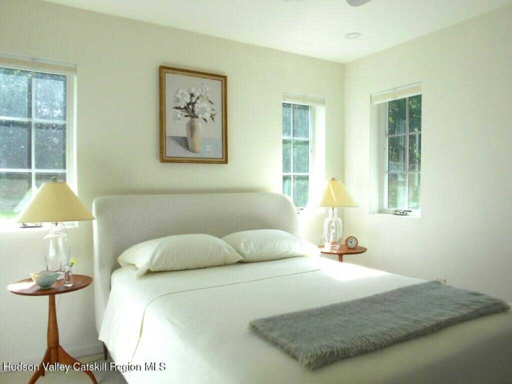 555 Mountain View Avenue, Hurley, NY 12443 - Photo 10 of 17