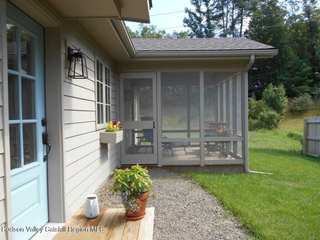555 Mountain View Avenue, Hurley, NY 12443 - Photo 16 of 17