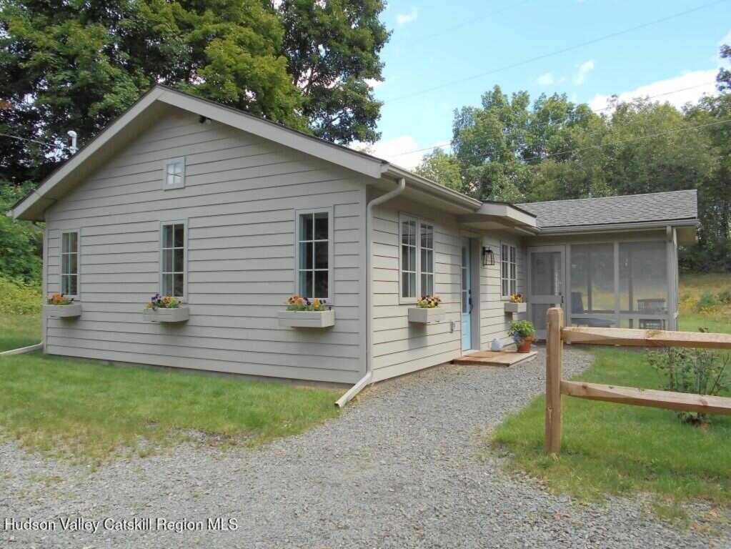 555 Mountain View Avenue, Hurley, NY 12443 - Photo 2 of 17