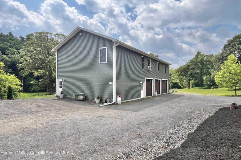 837 Fourth Binnewater Lane Lane, Kingston, NY 12401 - Photo 3 of 38