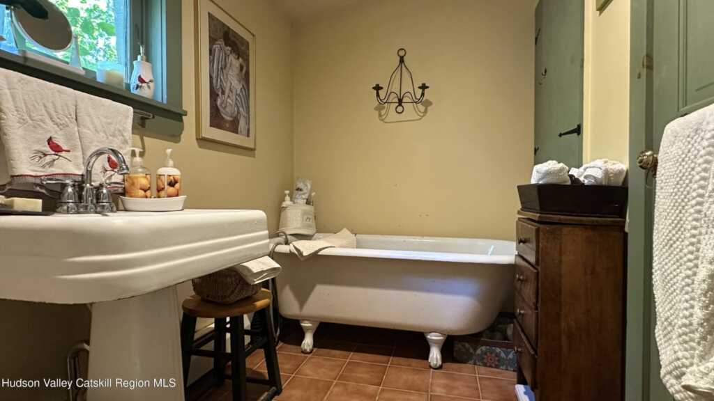2448 Lucas Turnpike Turnpike, High Falls, NY 12440 - Photo 16 of 27