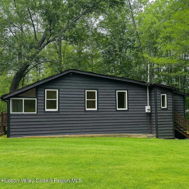 18 Country Club Lane, Woodstock, NY 12498 - Photo 3 of 43