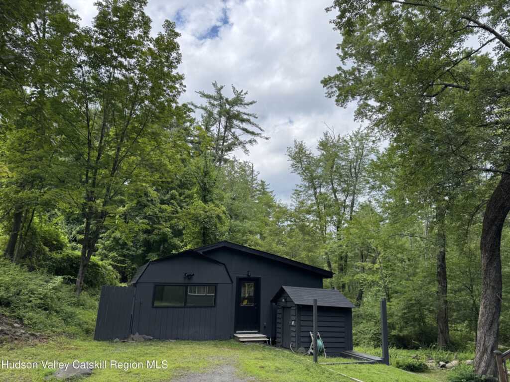 18 Country Club Lane, Woodstock, NY 12498 - Photo 4 of 43