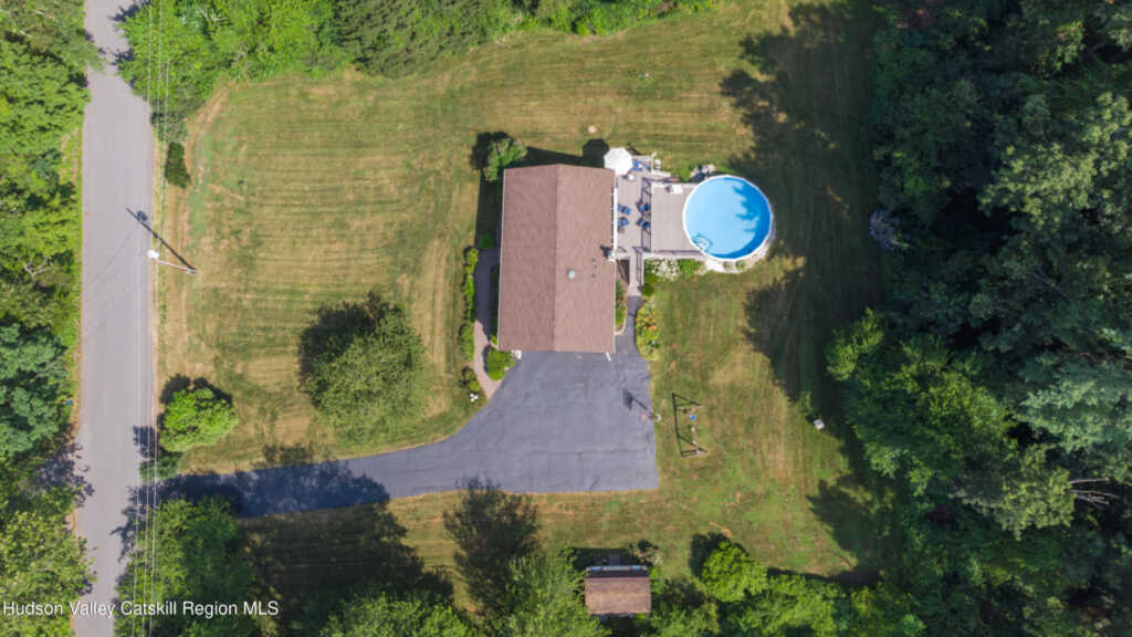 71 Duck Pond Road, Stone Ridge, NY 12484 - Photo 6 of 36