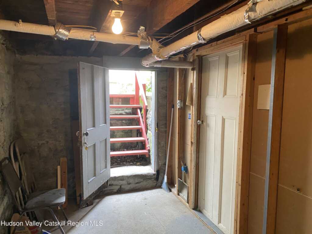 57 Downs Street, Kingston, NY 12401 - Photo 8 of 31