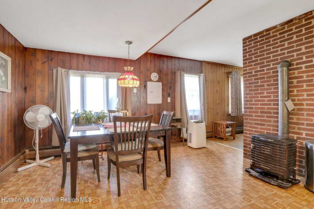 123 Railroad Avenue, Saugerties, NY 12477 - Photo 6 of 21