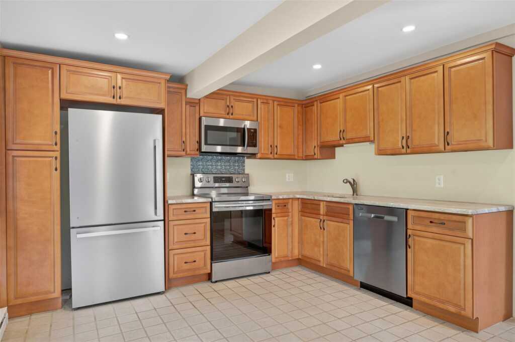 14 Oak Street, Rhinebeck, NY 12572 - Photo 4 of 22