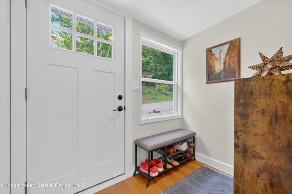 206 Willlow Street, Kingston, NY 12401 - Photo 4 of 50