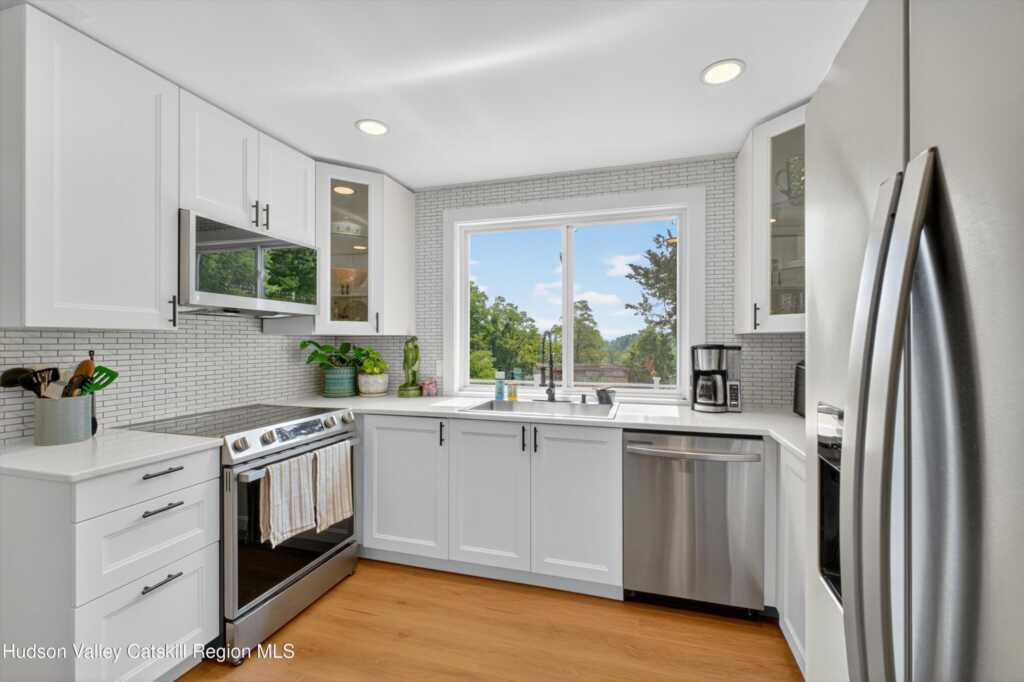 206 Willlow Street, Kingston, NY 12401 - Photo 9 of 50