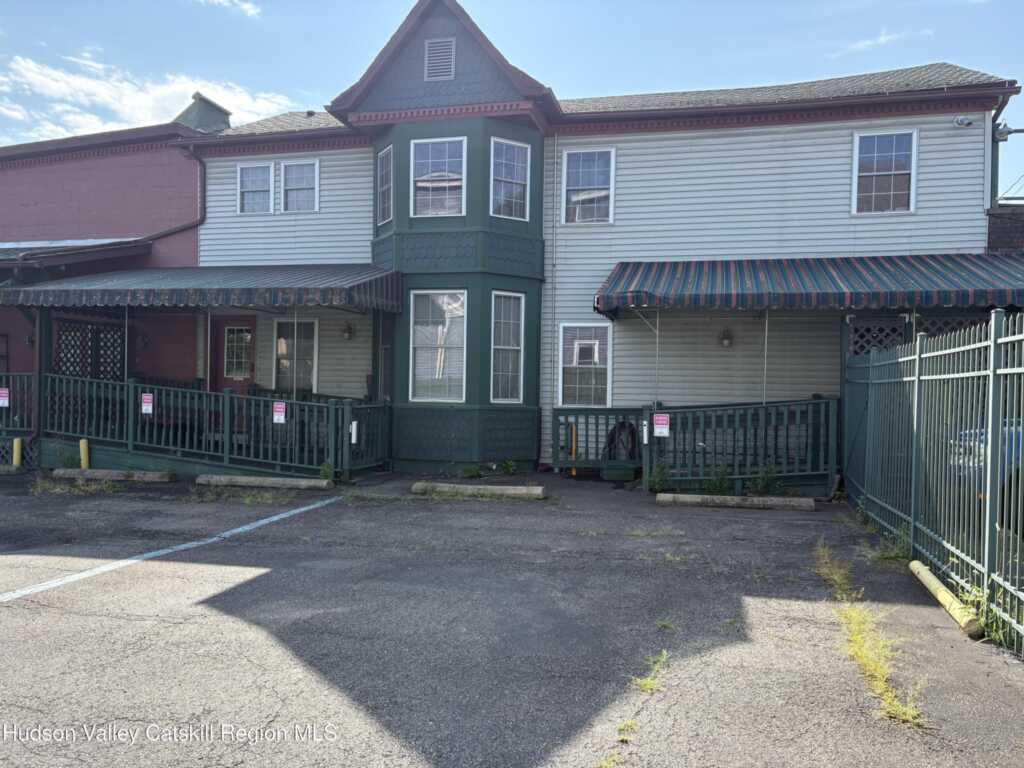 16 Livingston St., Unit #F, Saugerties, NY 12477