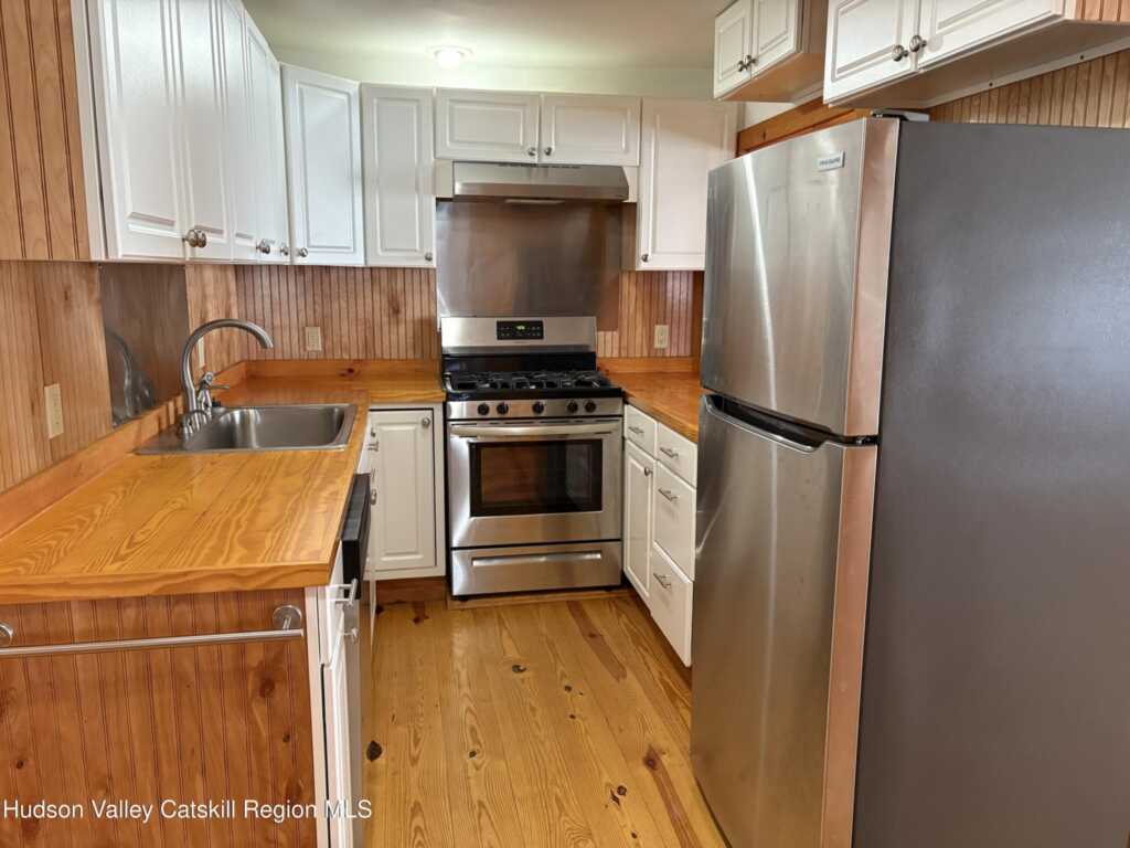 16 Livingston St., Unit #F, Saugerties, NY 12477 - Photo 4 of 12