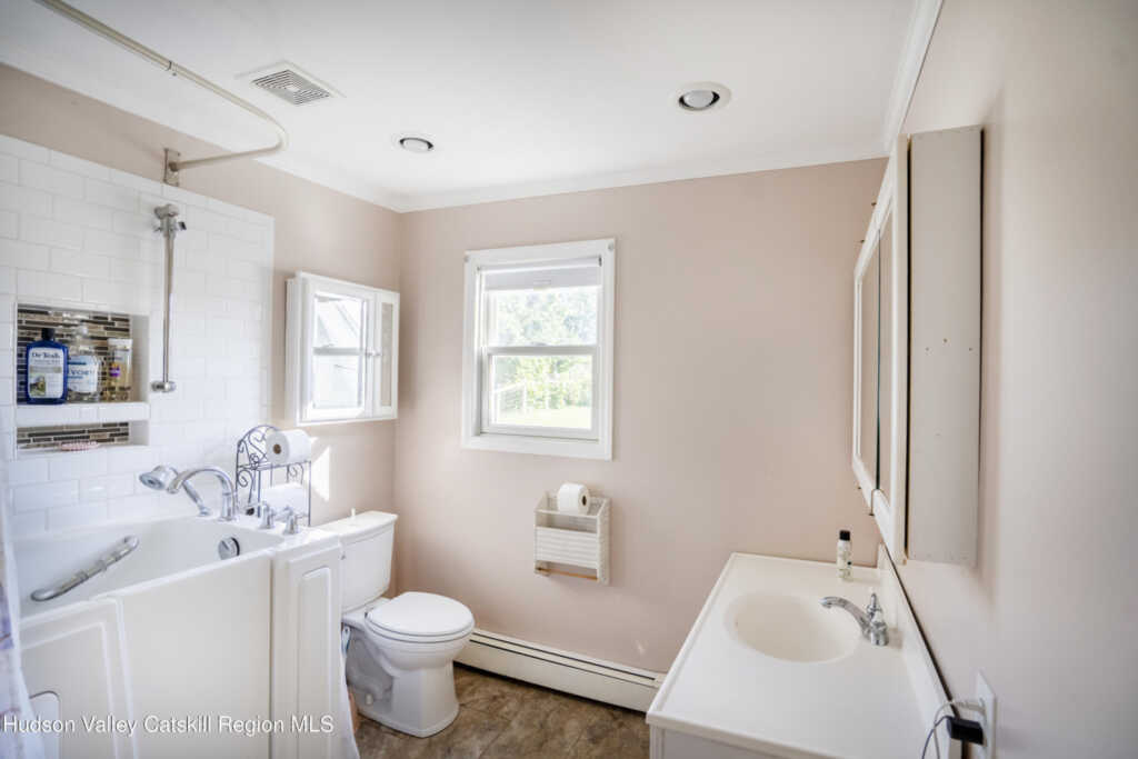 101 Hinsdale Street, Kingston, NY 12401 - Photo 13 of 31