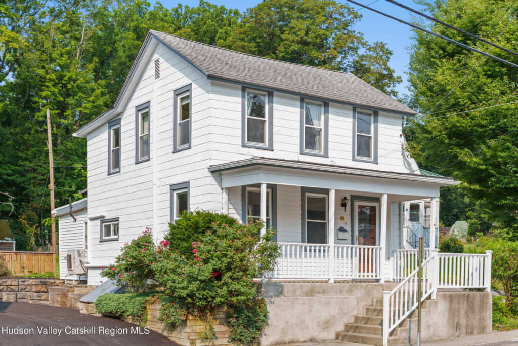 14 Oak Street, Rhinebeck, NY 12572