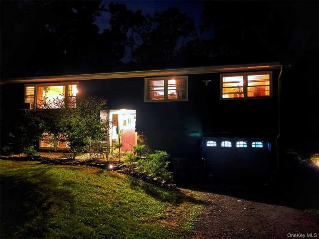 5 Violet Place, Woodstock, NY 12498 - Photo 3 of 24