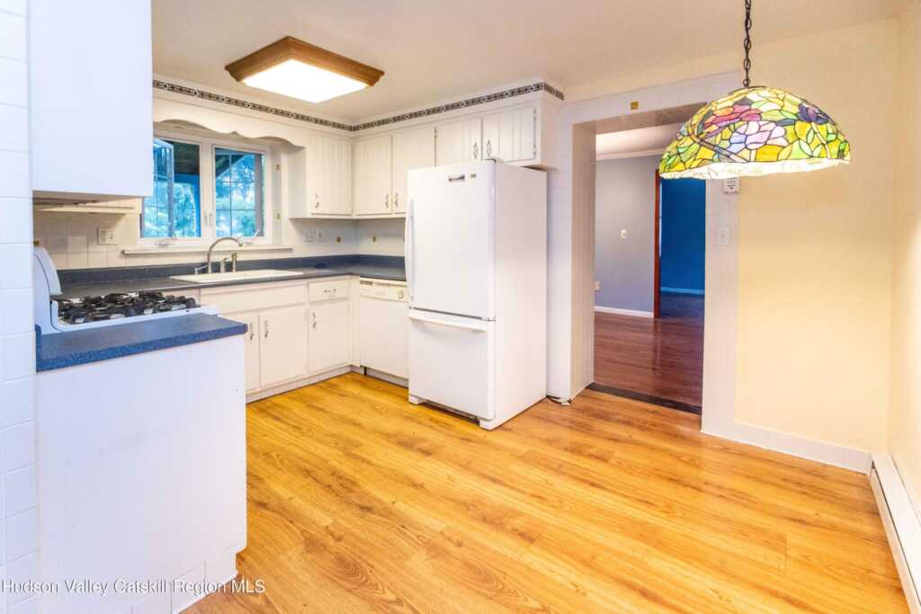 26 Elizabeth Street Street, Saugerties, NY 12477 - Photo 2 of 44