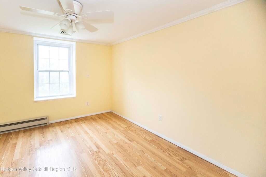 26 Elizabeth Street Street, Saugerties, NY 12477 - Photo 5 of 44