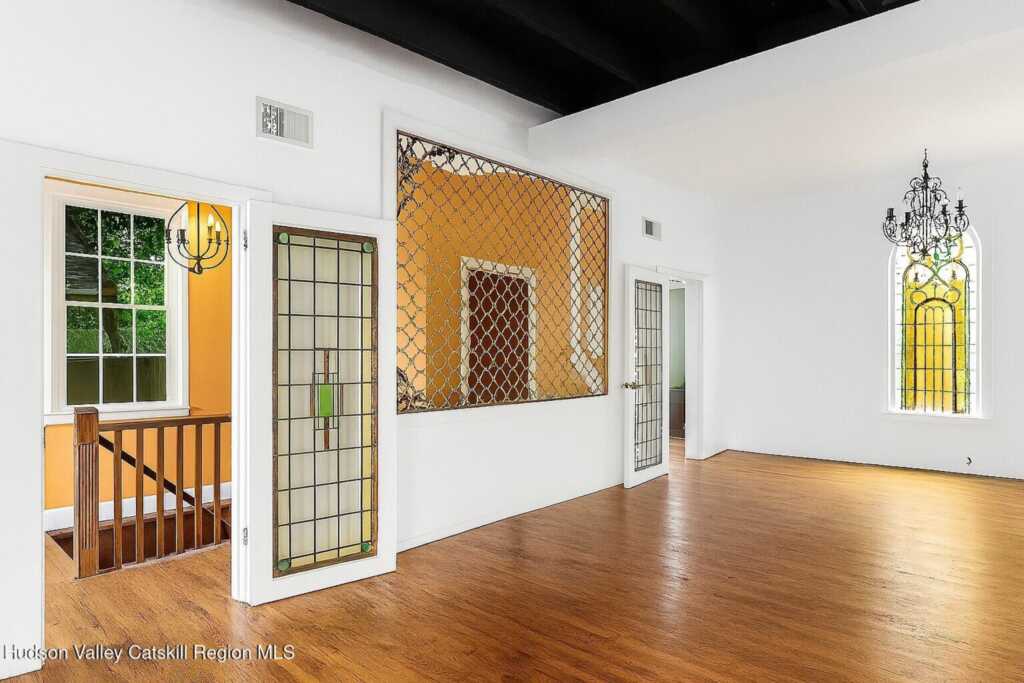 131 Franklin Street, Kingston, NY 12401 - Photo 4 of 7