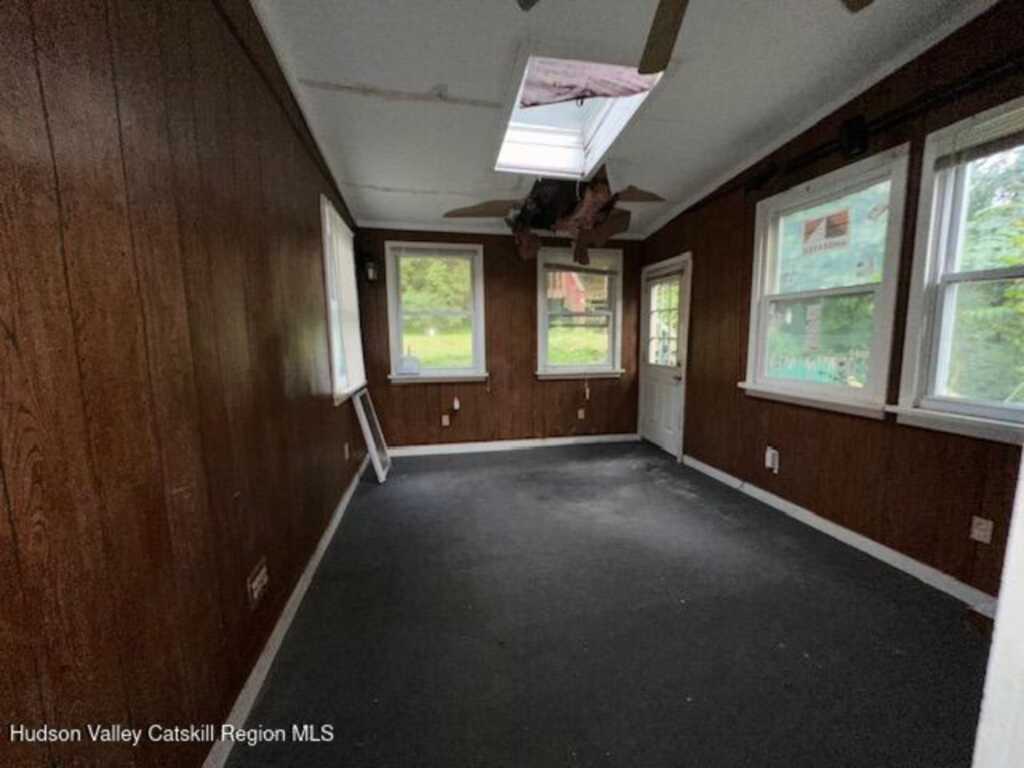 136 Third Avenue, Kingston, NY 12401 - Photo 9 of 10