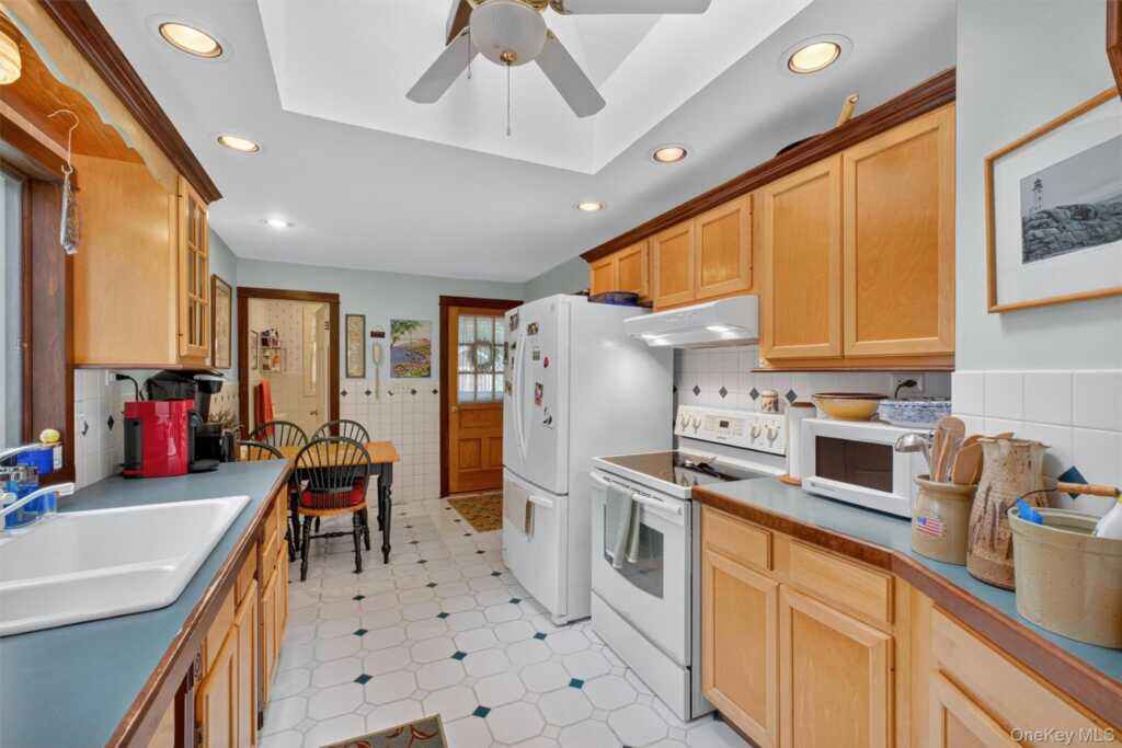 201 Esopus Creek Road, Saugerties, NY 12477 - Photo 11 of 50