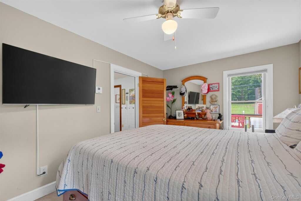 201 Esopus Creek Road, Saugerties, NY 12477 - Photo 14 of 50