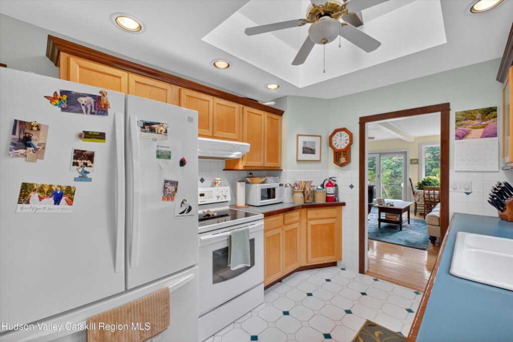 201 Esopus Creek Road, Saugerties, NY 12477 - Photo 10 of 49