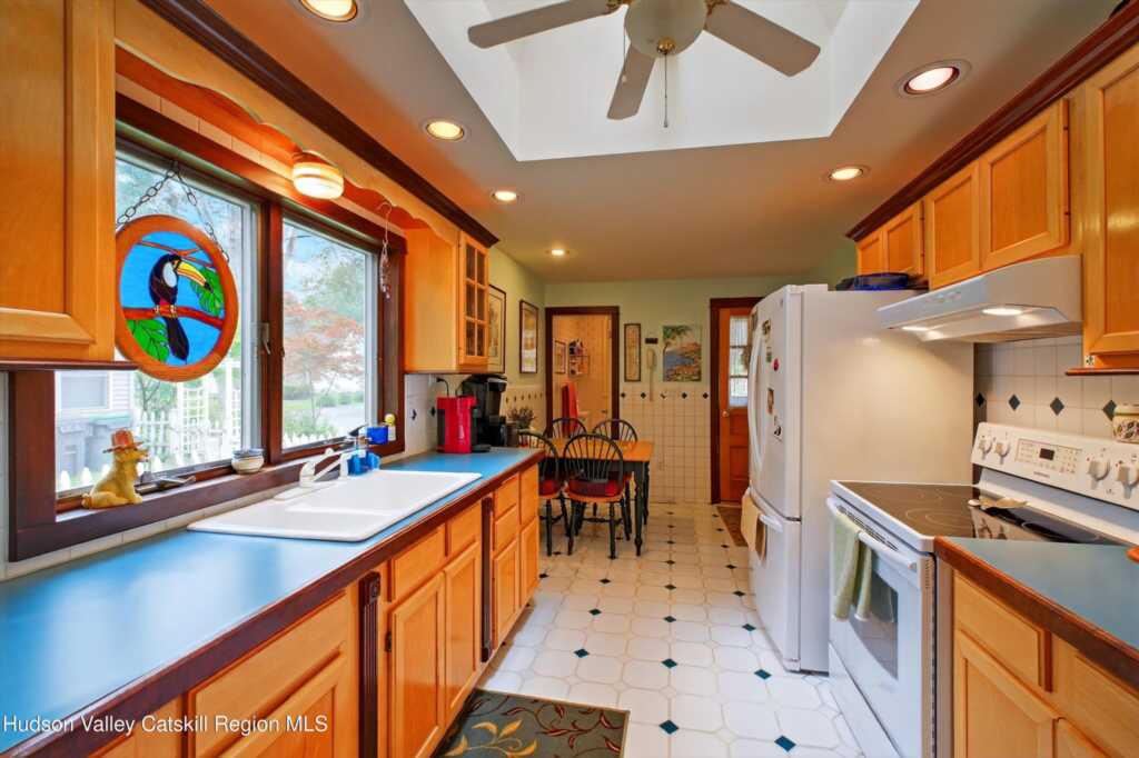 201 Esopus Creek Road, Saugerties, NY 12477 - Photo 11 of 49
