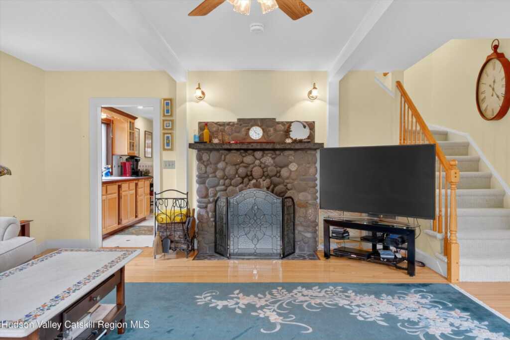 201 Esopus Creek Road, Saugerties, NY 12477 - Photo 20 of 49