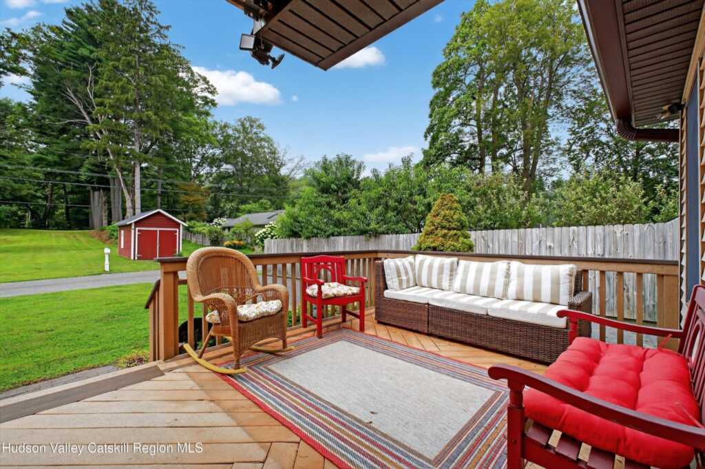 201 Esopus Creek Road, Saugerties, NY 12477 - Photo 4 of 49