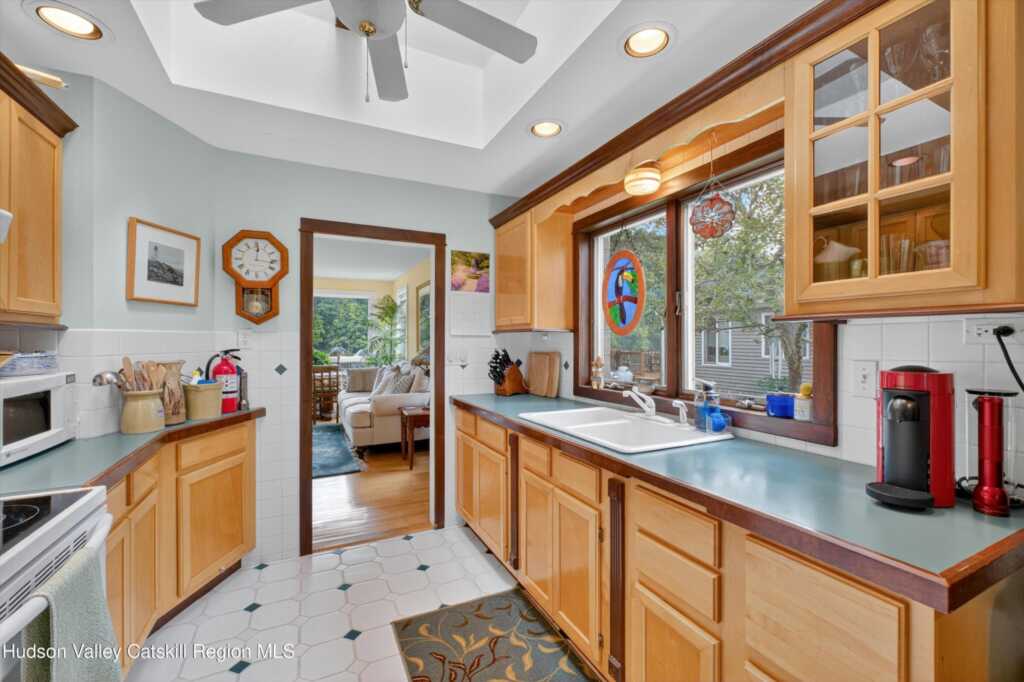 201 Esopus Creek Road, Saugerties, NY 12477 - Photo 9 of 49