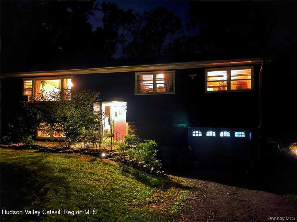 5 Violet Place, Woodstock, NY 12498 - Photo 3 of 25
