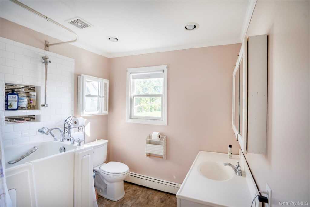 101 Hinsdale Street, Kingston, NY 12401 - Photo 12 of 27