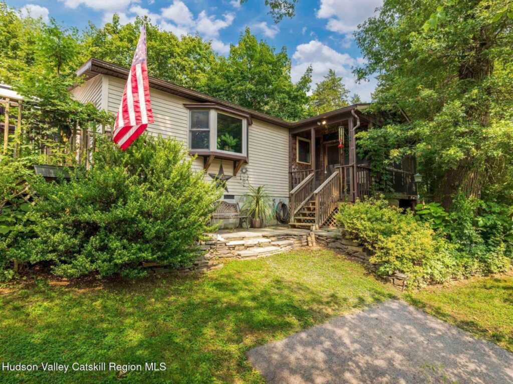 174 North Drive, Saugerties, NY 12477 - Photo 2 of 30