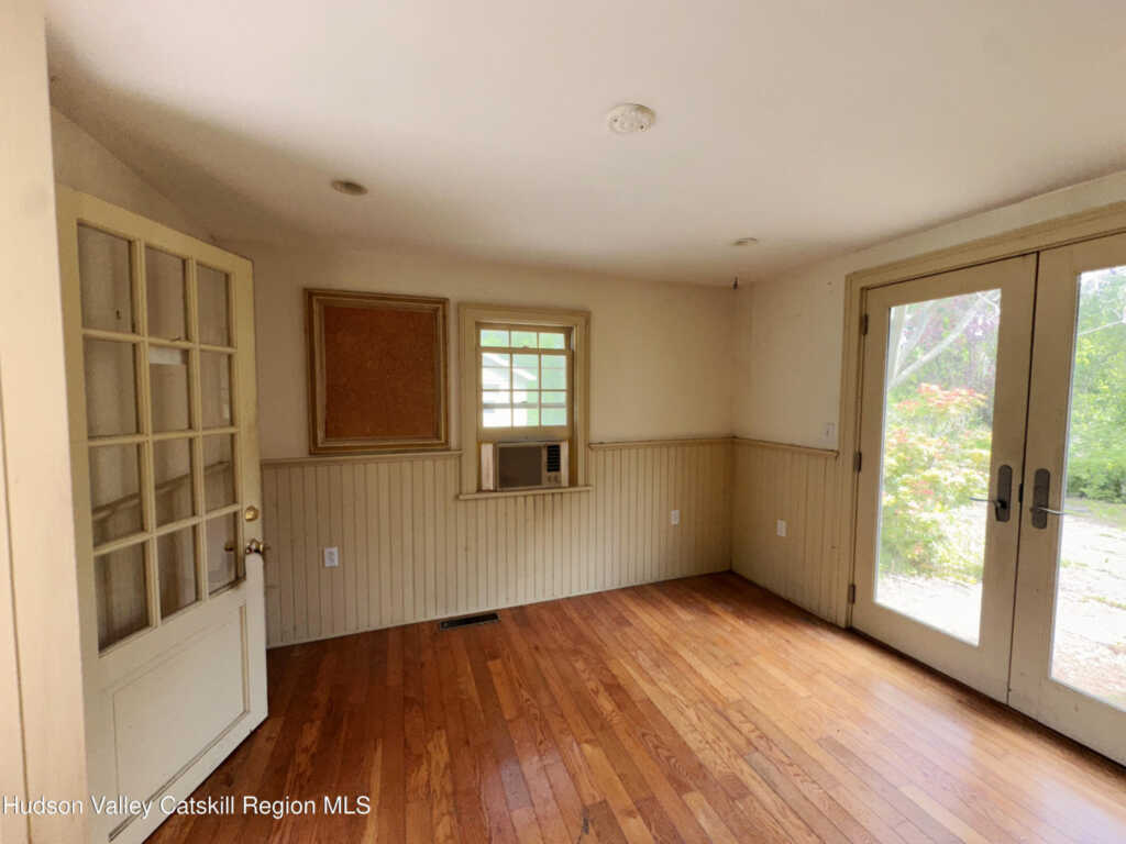 4098 Us-209, Stone Ridge, NY 12484 - Photo 9 of 12