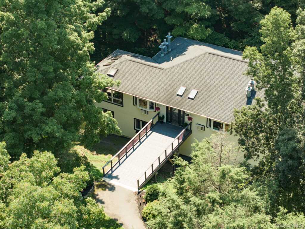 439 Lake drive, Rhinebeck, NY 12572 - Photo 31 of 37