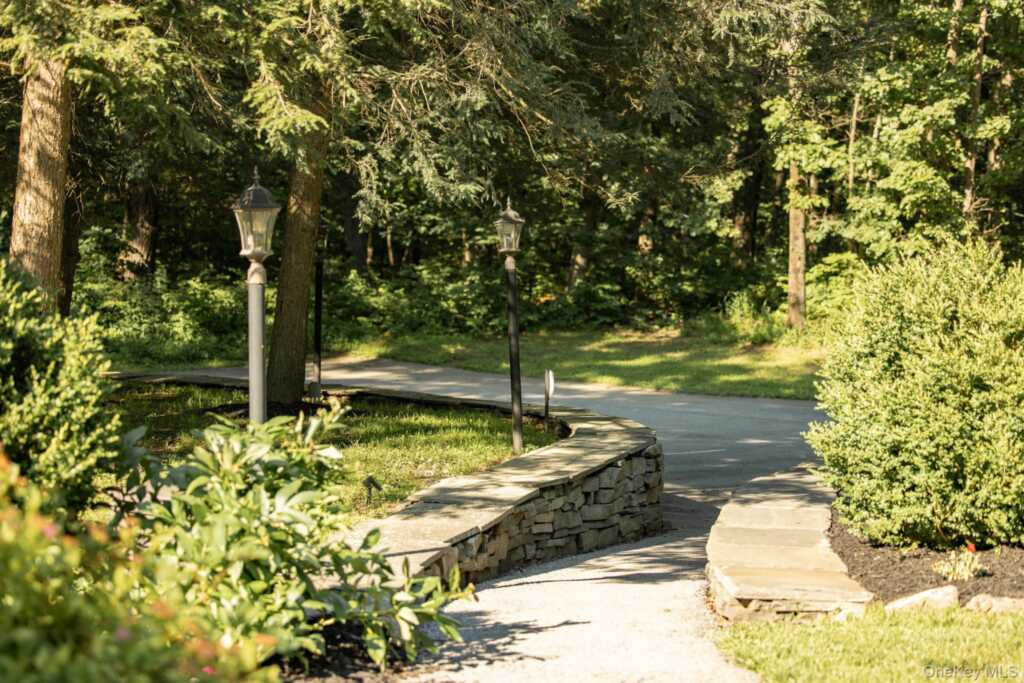 439 Lake drive, Rhinebeck, NY 12572 - Photo 34 of 37
