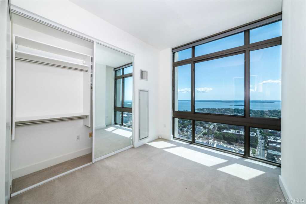 175 Huguenot Street, Unit #PH 701, New Rochelle, NY 10801 - Photo 16 of 32
