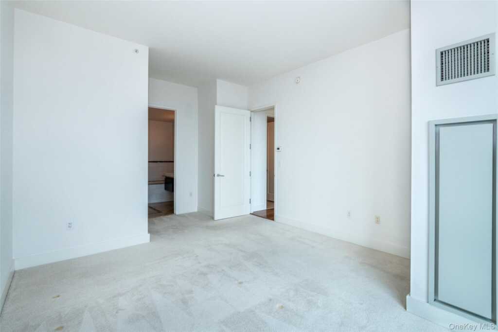 175 Huguenot Street, Unit #PH 701, New Rochelle, NY 10801 - Photo 18 of 32