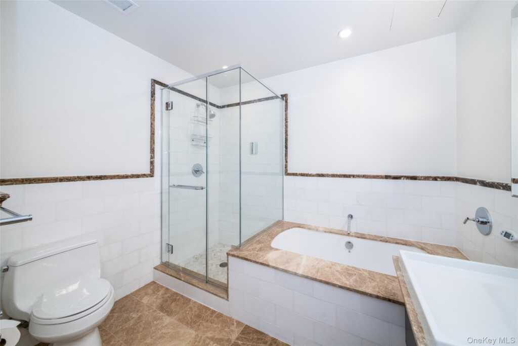 175 Huguenot Street, Unit #PH 701, New Rochelle, NY 10801 - Photo 19 of 32