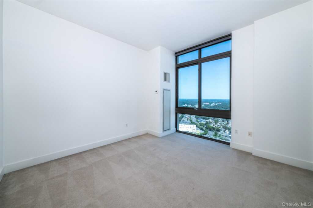 175 Huguenot Street, Unit #PH 701, New Rochelle, NY 10801 - Photo 23 of 32