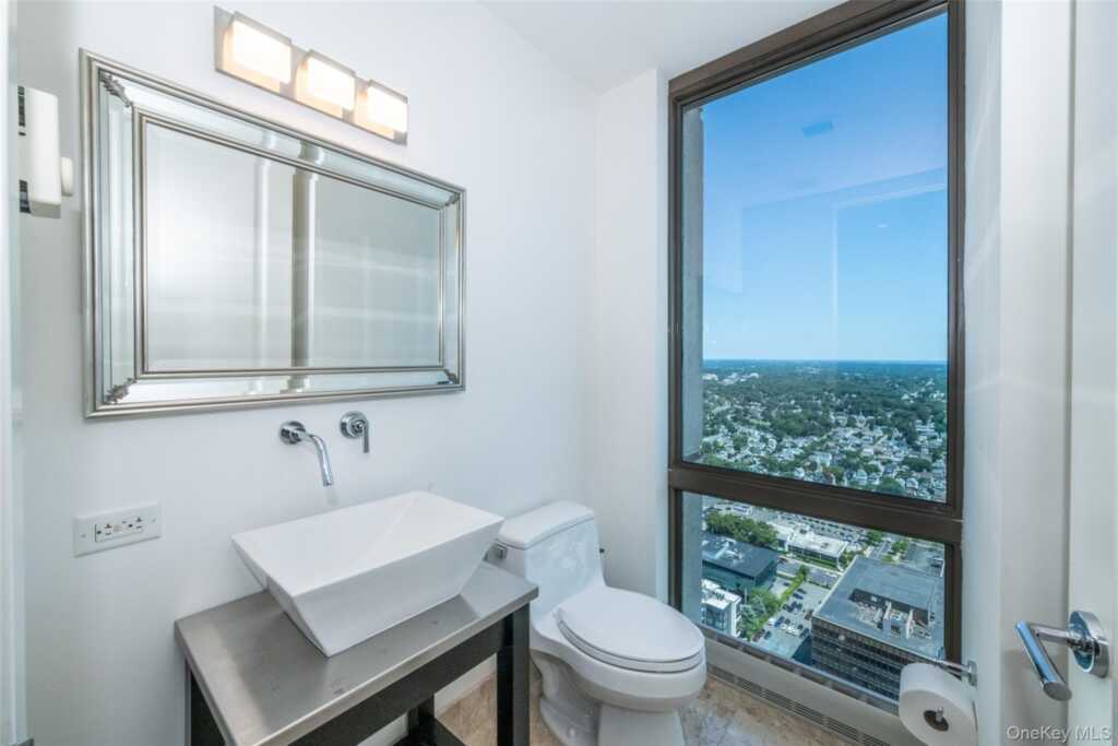 175 Huguenot Street, Unit #PH 701, New Rochelle, NY 10801 - Photo 9 of 32