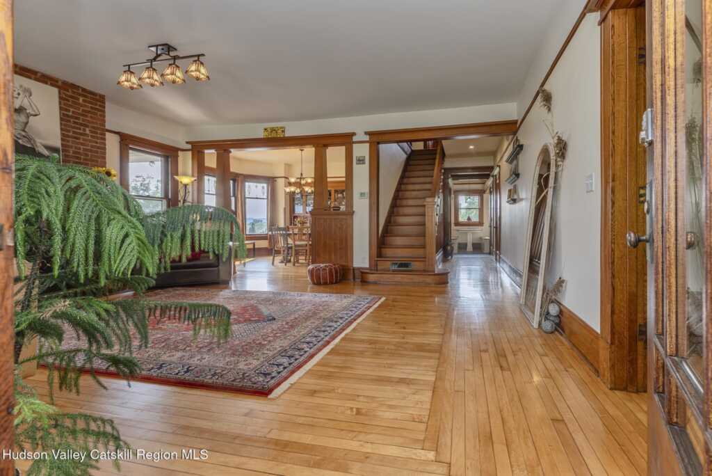 108 Latham Circle, Saugerties, NY 12477 - Photo 3 of 50