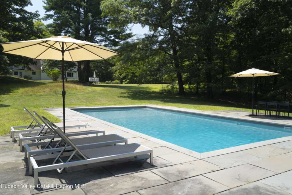4 Molland Drive, Rhinebeck, NY 12572 - Photo 3 of 27