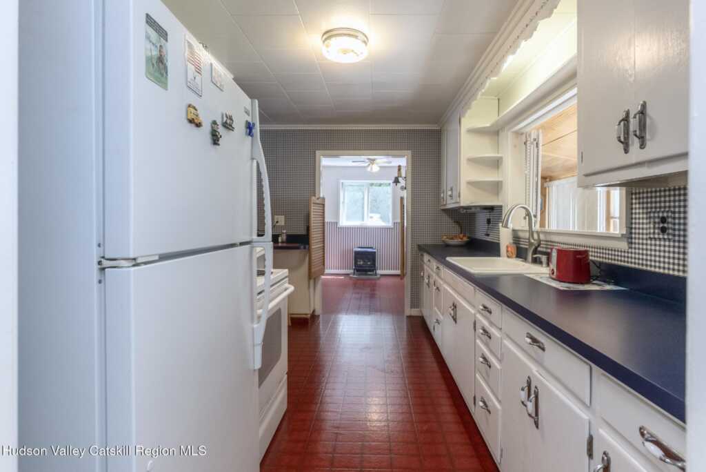 408 Fairview Ave Avenue, Hurley, NY 12443 - Photo 12 of 43