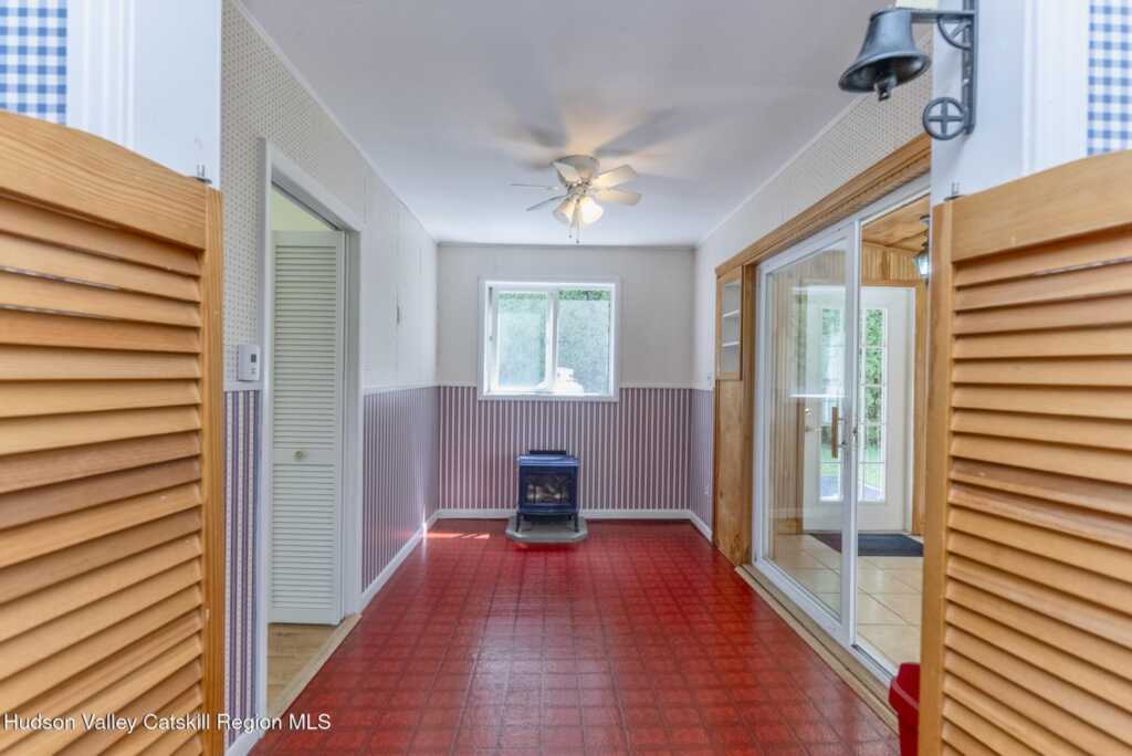 408 Fairview Ave Avenue, Hurley, NY 12443 - Photo 15 of 43